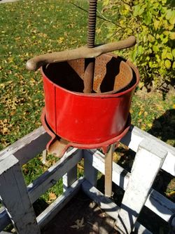 Vintage Juicer