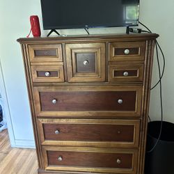 Dresser