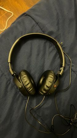 Nose cancelation wired headphones