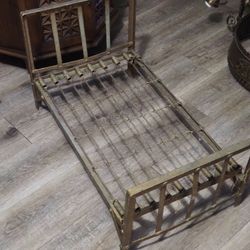 RARE 1940S/50s Salesman Sample Iron Bed (Read Large Doll Size)