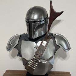 Sideshow Collectibles The Mandalorian Din Djarin Life size Bust