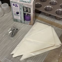 Piping Bags And Tips For Decoration 