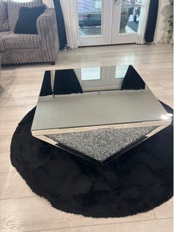 Z Gallery Coffee table