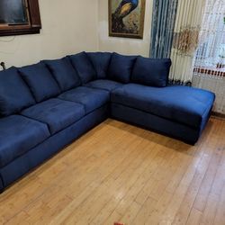 Sectional In Stock For Immediate Delivery 