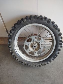 110/100-18 Motorcycle Rim And Tire