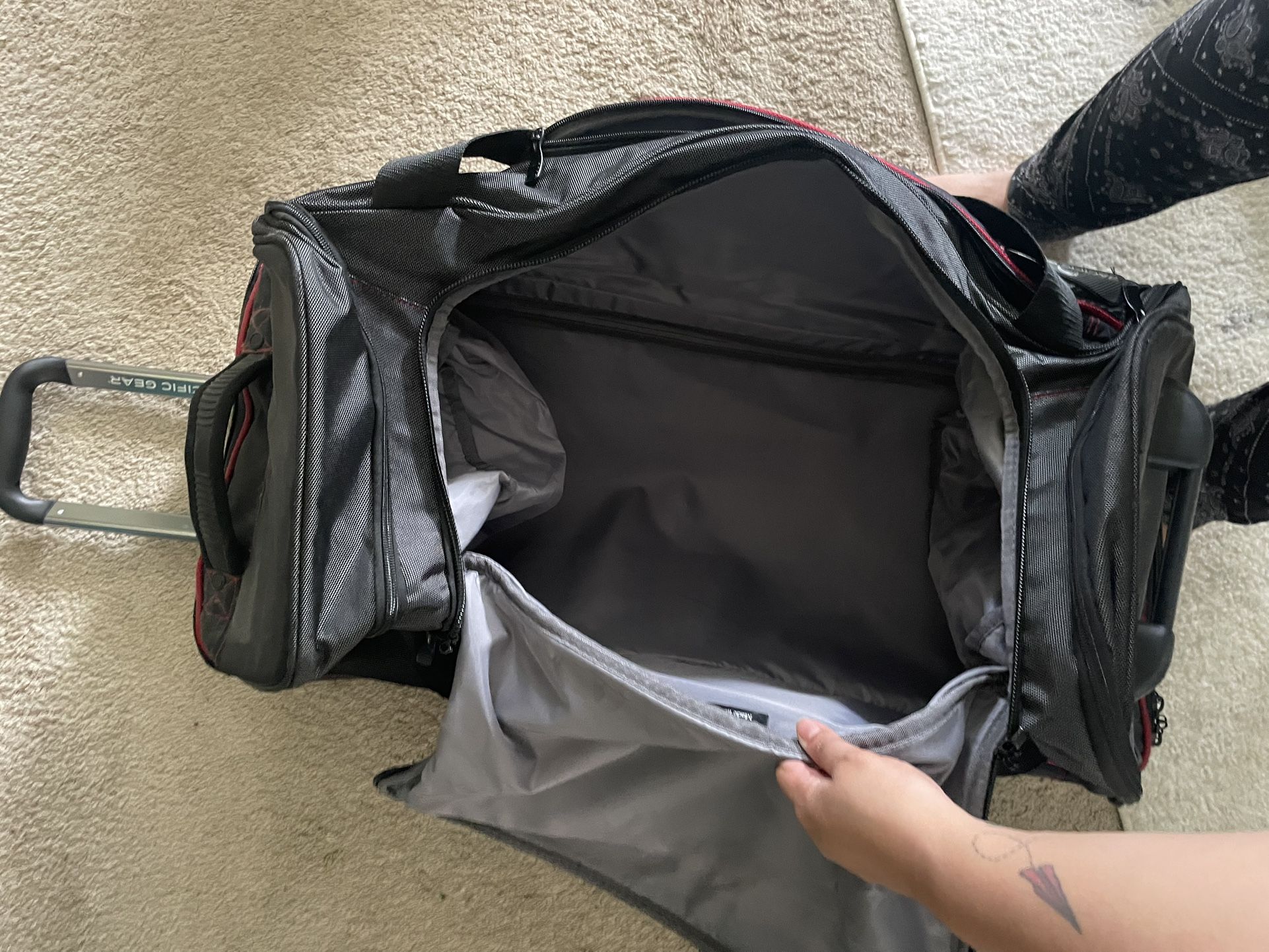 Large Very Durable 33 inch Travel Duffle