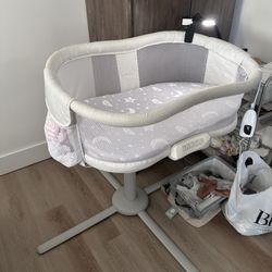 Halo BassiNest Luxe Swivel Bassinet