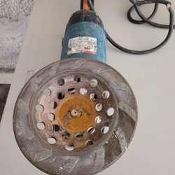 7 inch sander by makita  2 of them in working condition