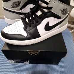 Air Jordan 1 Mid Size 9
