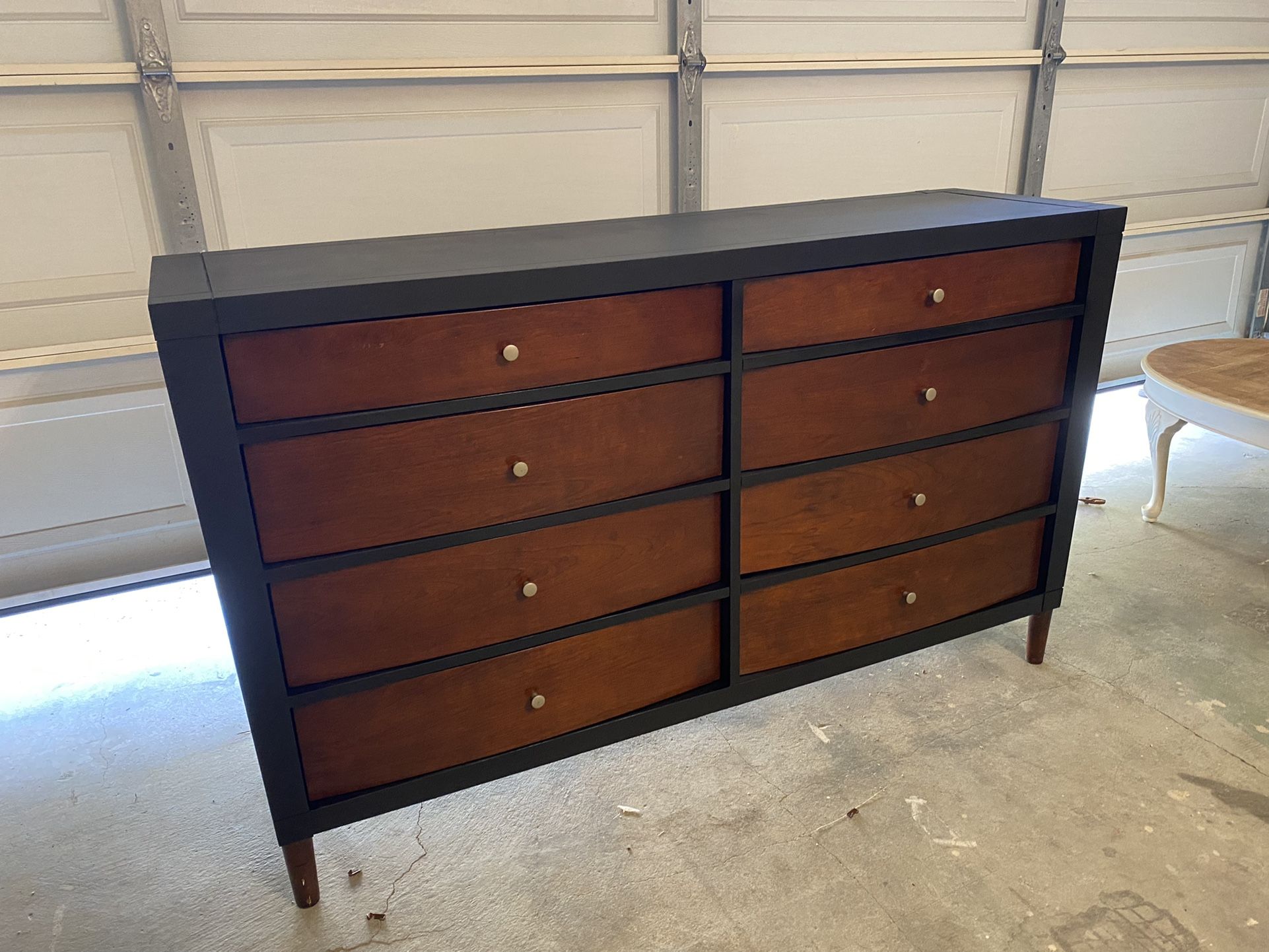 Dresser 8 Drawer