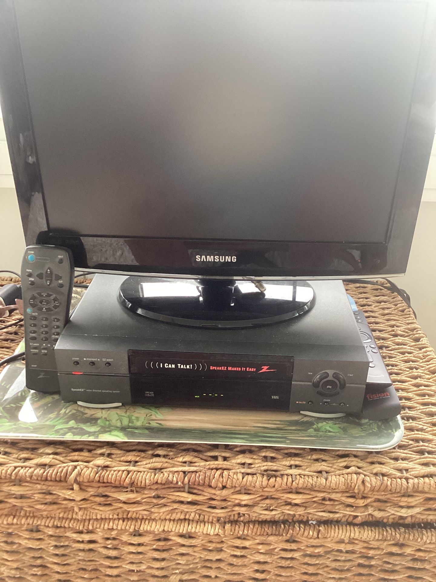 Zenith EZ VRC420 /with Remote Stereo