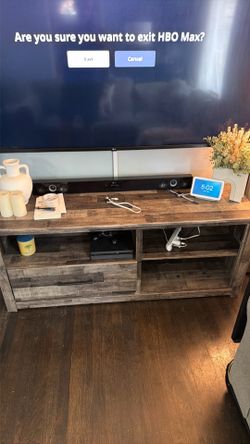 Entertainment center