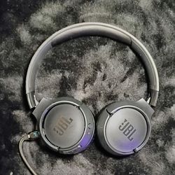JBL TUNESPORT 520 BT OVER EAR HEADPHONES (BLACK)