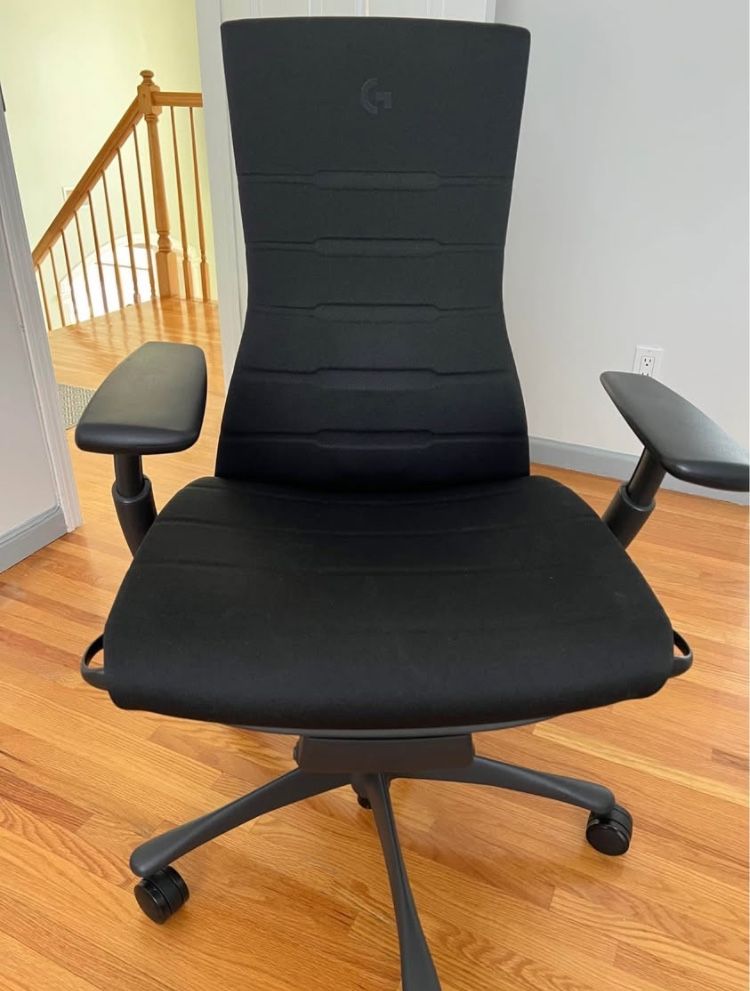 .Herman Miller-Embody x-Logitech.