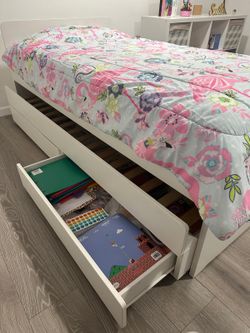 Full Size bed Platform and mattress