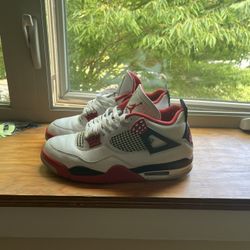 Jordan 4 Fire Reds 