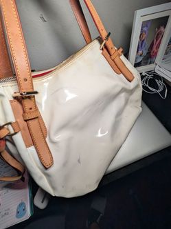 White d and b bag