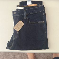 Woman’s Levi’s 32x30