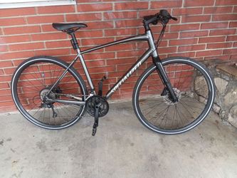 Specialized sirrus sport 2019  w carbon forks
