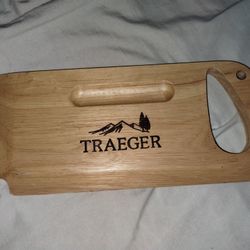 Traeger WOODEN GRILL SCRAPE Pre-owned Missing Strap
