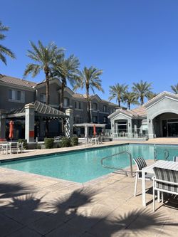 1 Bedroom Townhouse With Garage In Biltmore