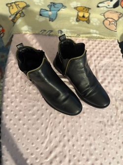 Women’s leather Black Ankle Boots SIZE 7 1/2