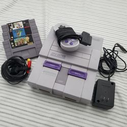 Super Nintendo + Controller + 3 Games