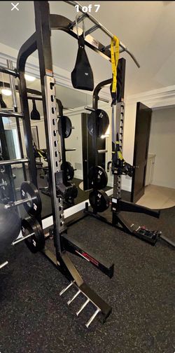 PBExtreme commercial grade  heavy duty half rack with j hooks safety bars pull up bar in great condition