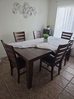 Dinning set for 6