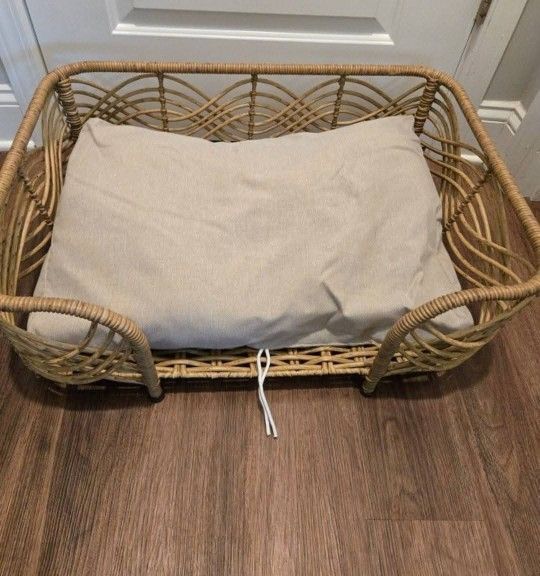New DOG BED MED