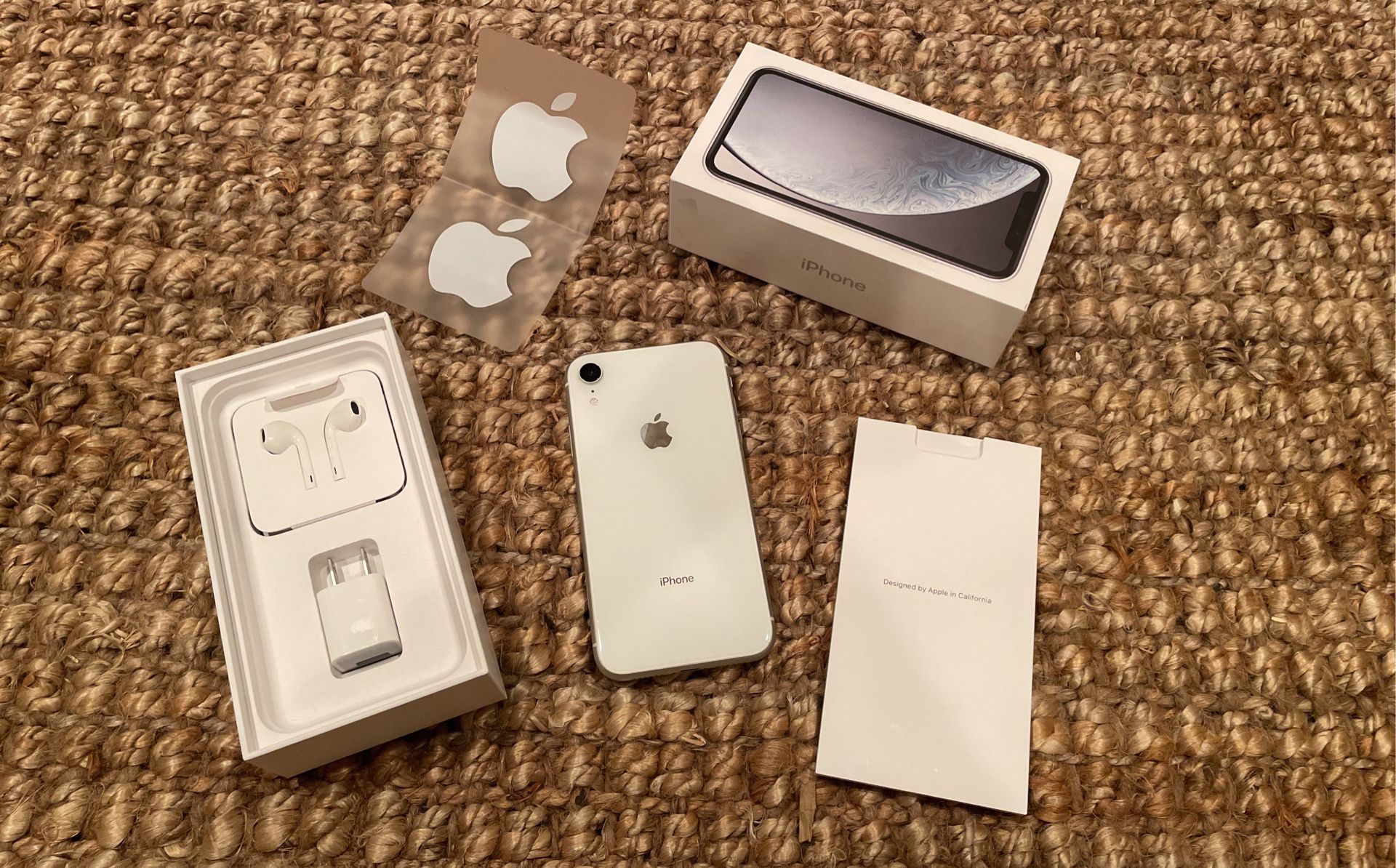 iPhone XR 128GB White / Silver, Open Box Like New All Original