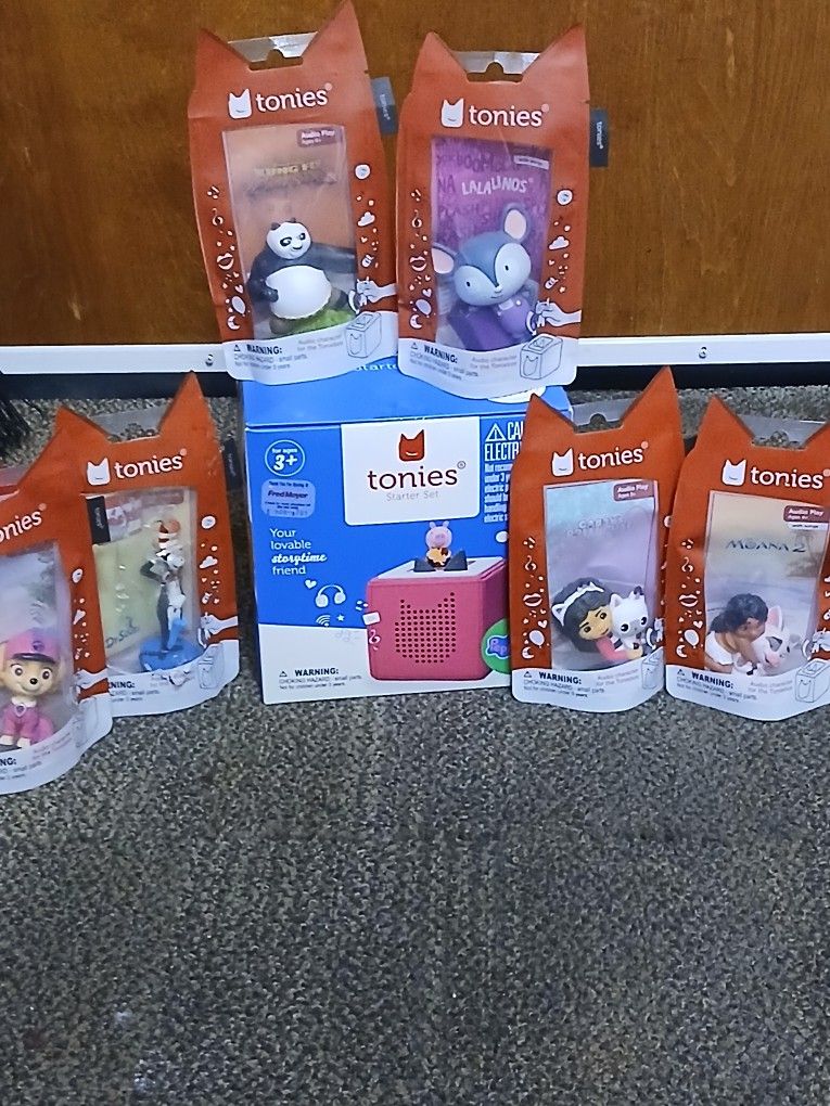 Brand New Pink , 1Tonies Sleepy Bear &10 Character Stories ,Travel Bag And Pink Headphones