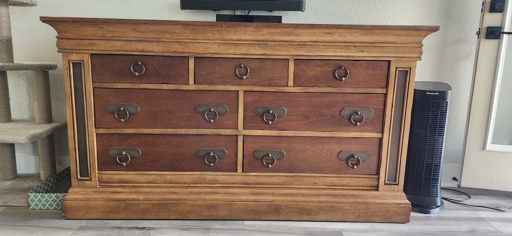 Solid Wood Dick Idol Collection By Klaussner