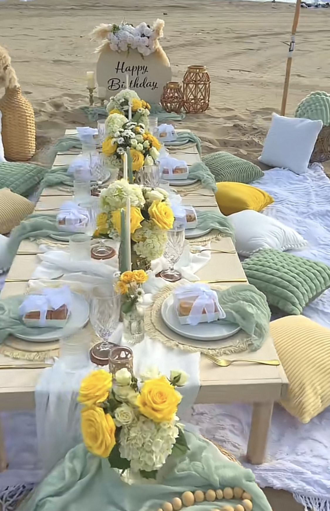 Table For Luxury Picnics