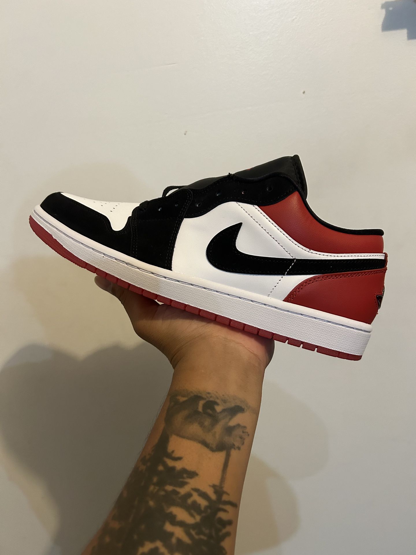 Jordan 1 Low Black Toe Size 10.5 Men’s