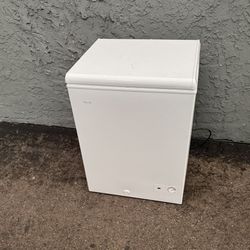 Standing Deep Chest Freezer With LED Light