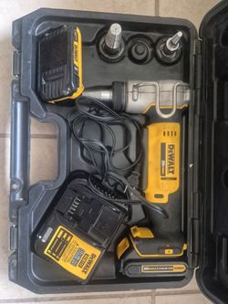 Dewalt 20v expansion tool with 1/2in, 3/4in and 1in batteries and charger $275