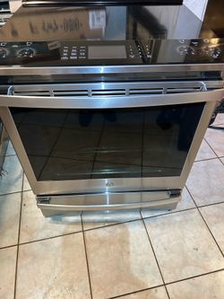 Ge: Profile electric stove range 30”