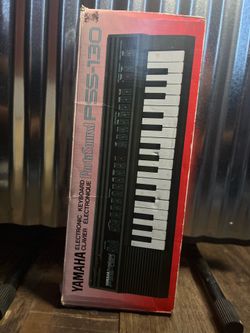 Yamaha PSS-130 Keyboard