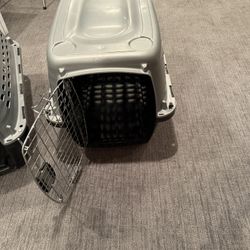 1 Petmate Dog Crates-25-30lb Good Condition