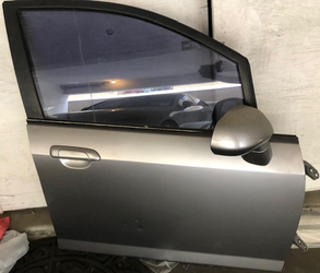 2008 Honda Fit driver door silver