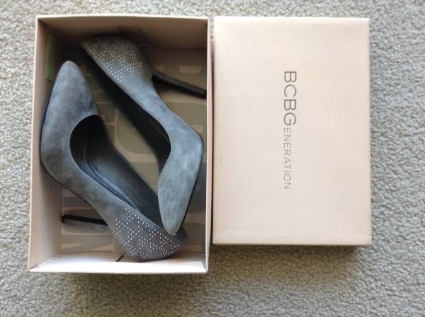 Gorgeous! Gray Pumps / Heels - Suede - 8M - 38