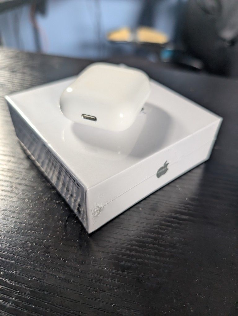 Airpods 2 with Charging Case