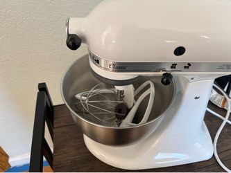 KitchenAid classic white stand mixer