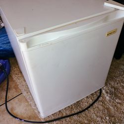 Magic Chef Mini Fridge