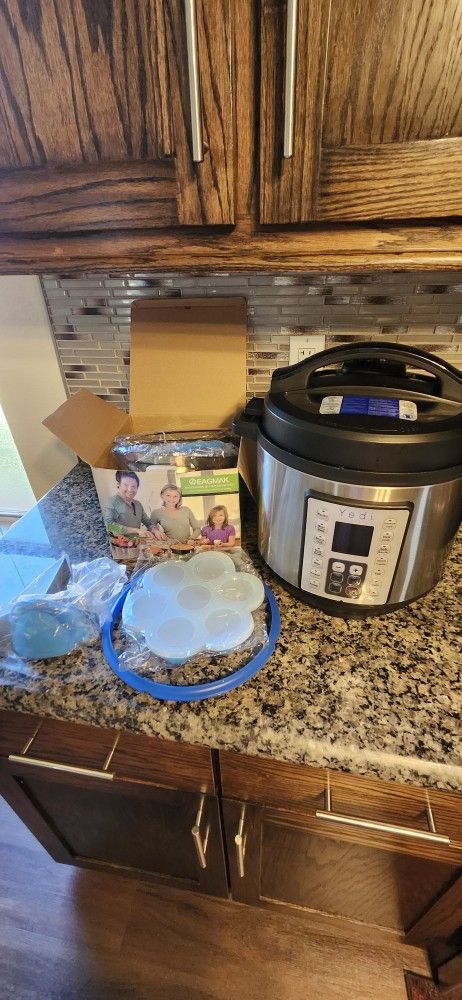 Yedi instant pot 8Qt + new accessories