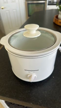 Slow cooker 1.5 quart. Great for one person.