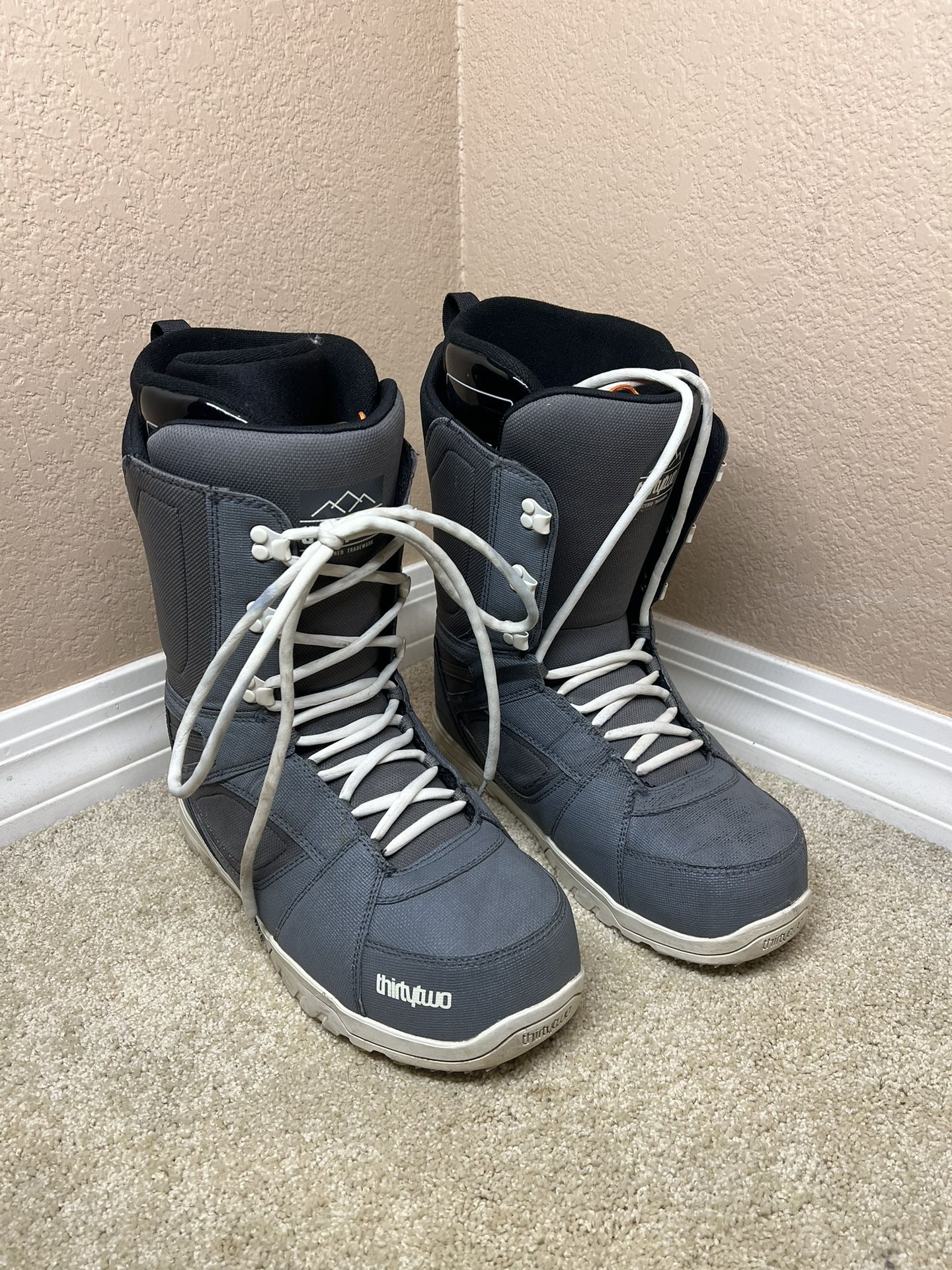 Mens ThirtyTwo Snowboard Boots Size 13 for Sale in Phoenix, AZ OfferUp