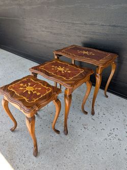 Vintage French Louis XV Nesting Tables – Set of 3