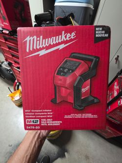 Milwaukee 2475-20 M12 Compact Inflator